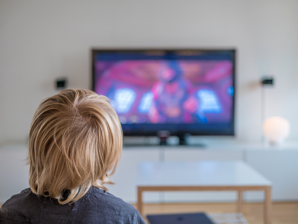 Waarom tv hebben, en dus niet úren zappen #MinimalistMama - over meer met minder - Coole Ouders